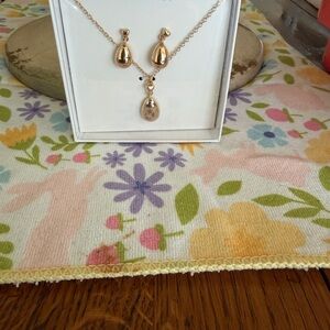 Classic Gold Teardrop Necklace and Earring Set Nine West